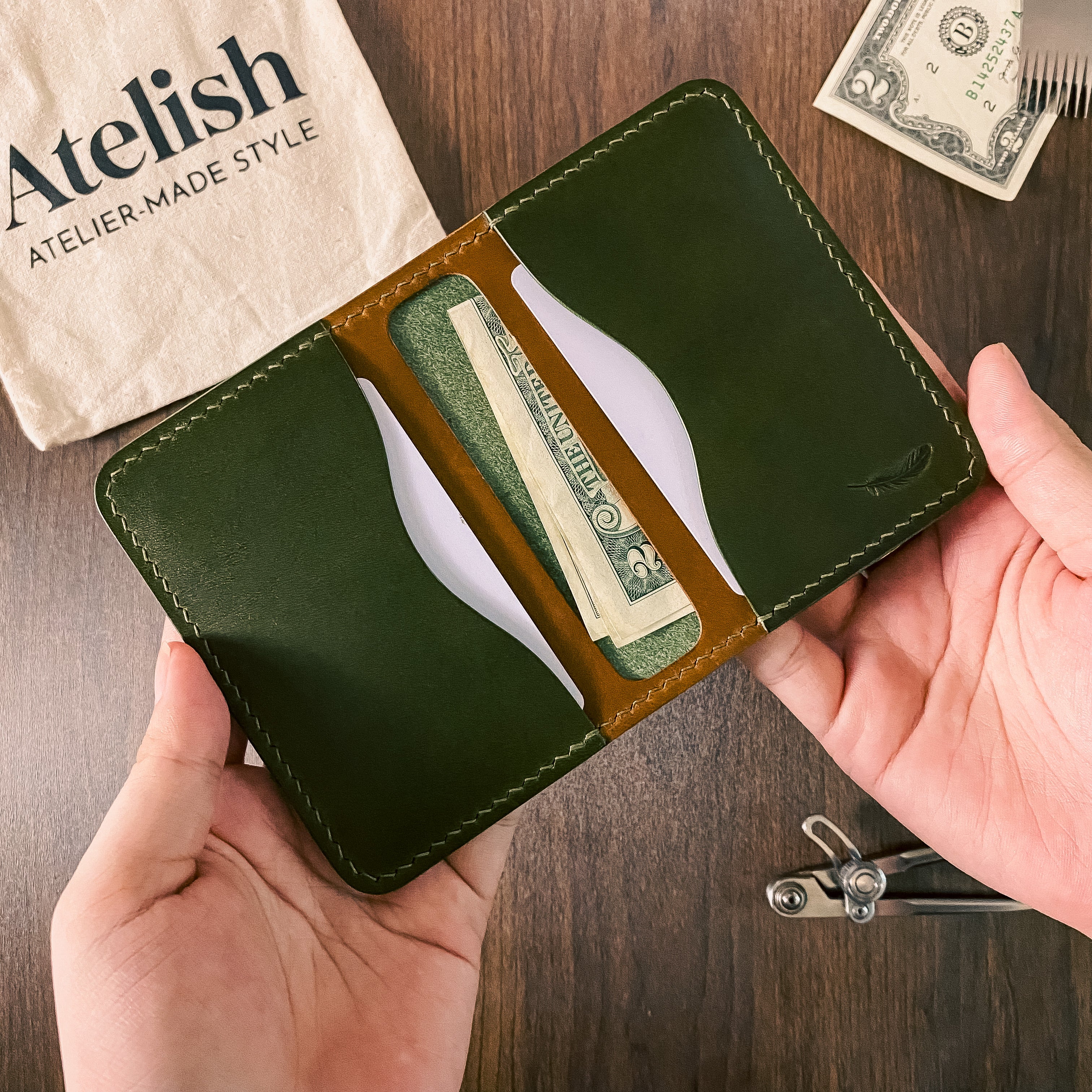 Atelish Buttero Two-Tone Slim Bifold Card Holder