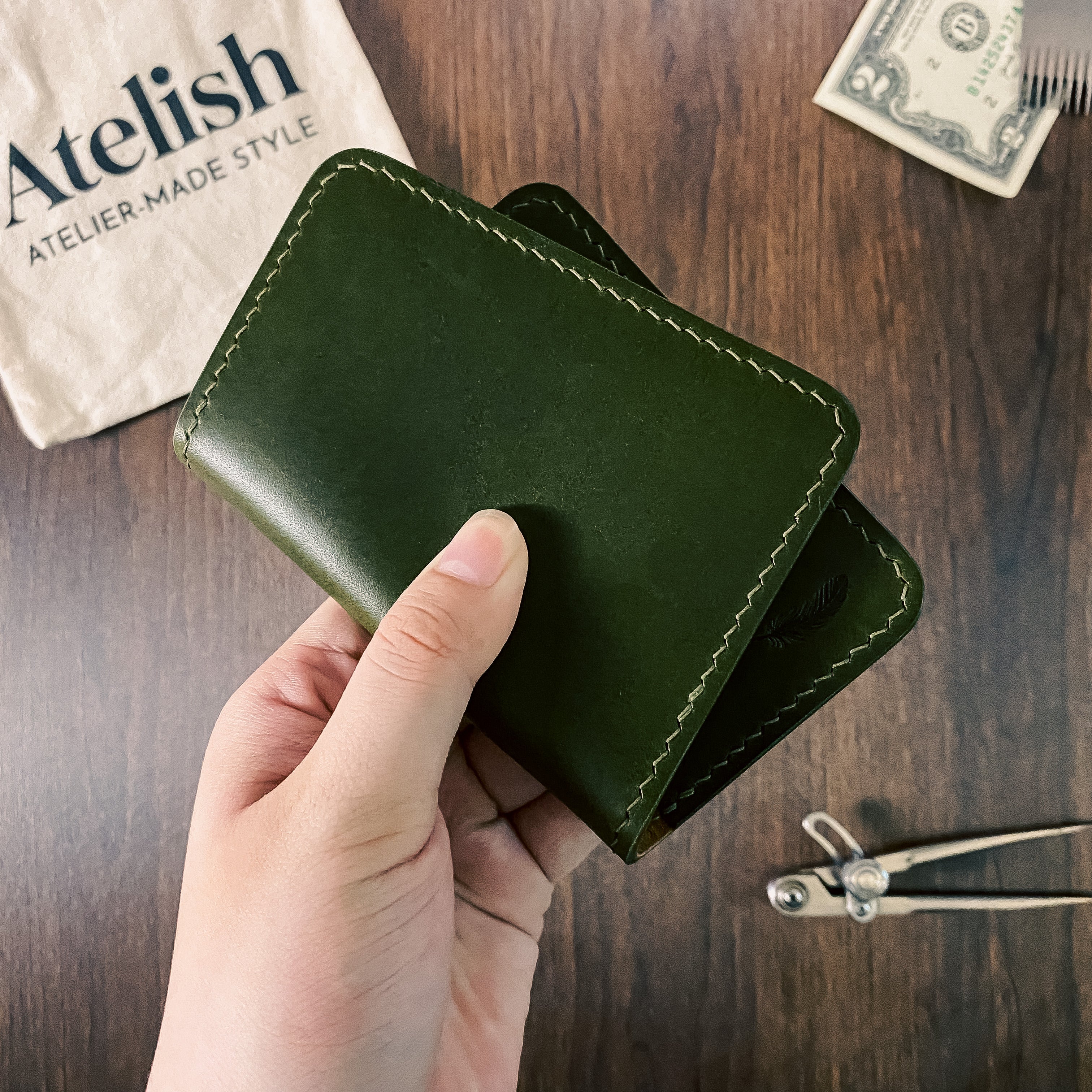 Atelish Buttero Two-Tone Slim Bifold Card Holder