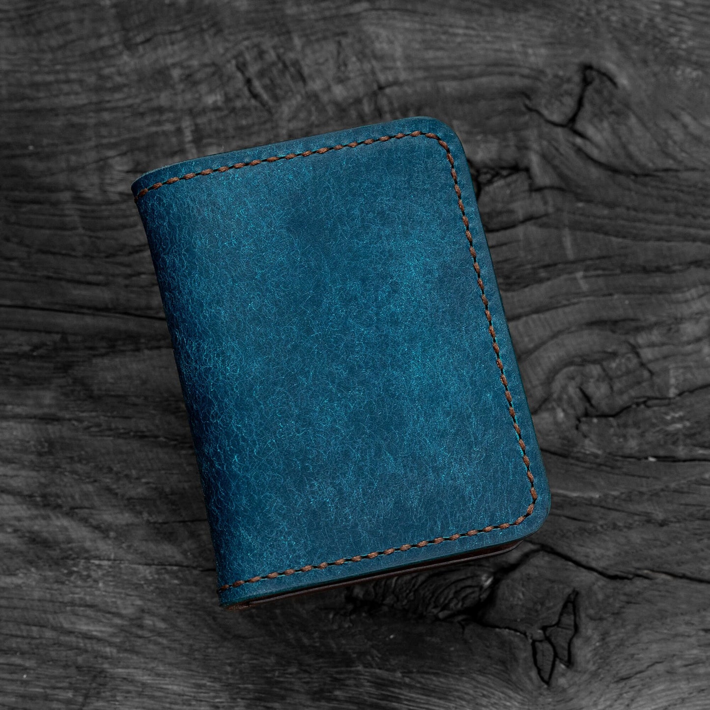 Minimalist Front‑Pocket Card Holder – Handmade Italian Veg‑Tanned Leather