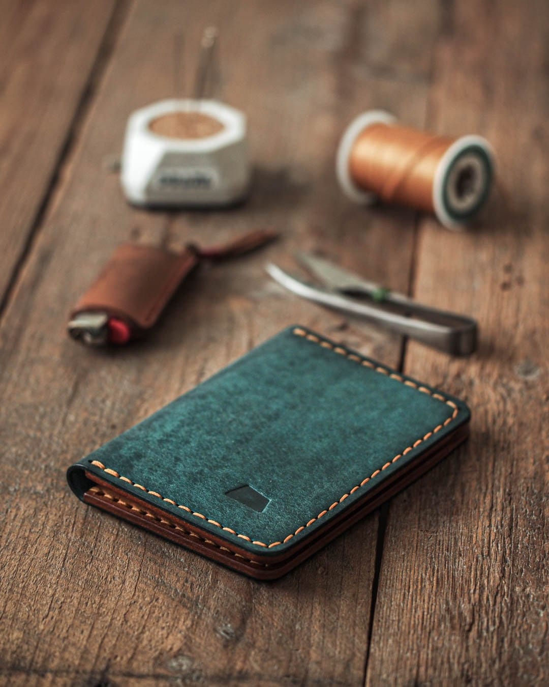 Ranch Wallet – Handmade Vertical Bifold in Full-Grain Leather, Rugged Minimalism