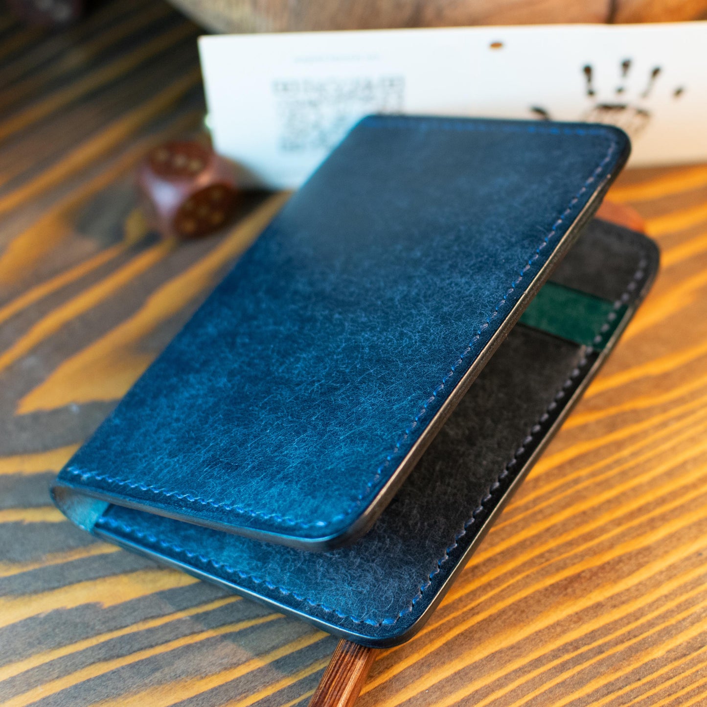 Slim Bifold Wallet – Italian Pueblo Leather, Artisanal Craft, Timeless Form