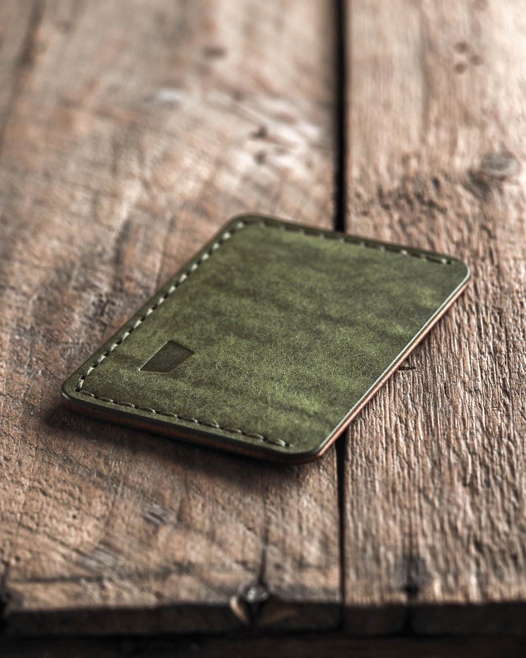 Handmade Minimalist Leather Wallet – Finnish Craft with Full-Grain Italian Leather
