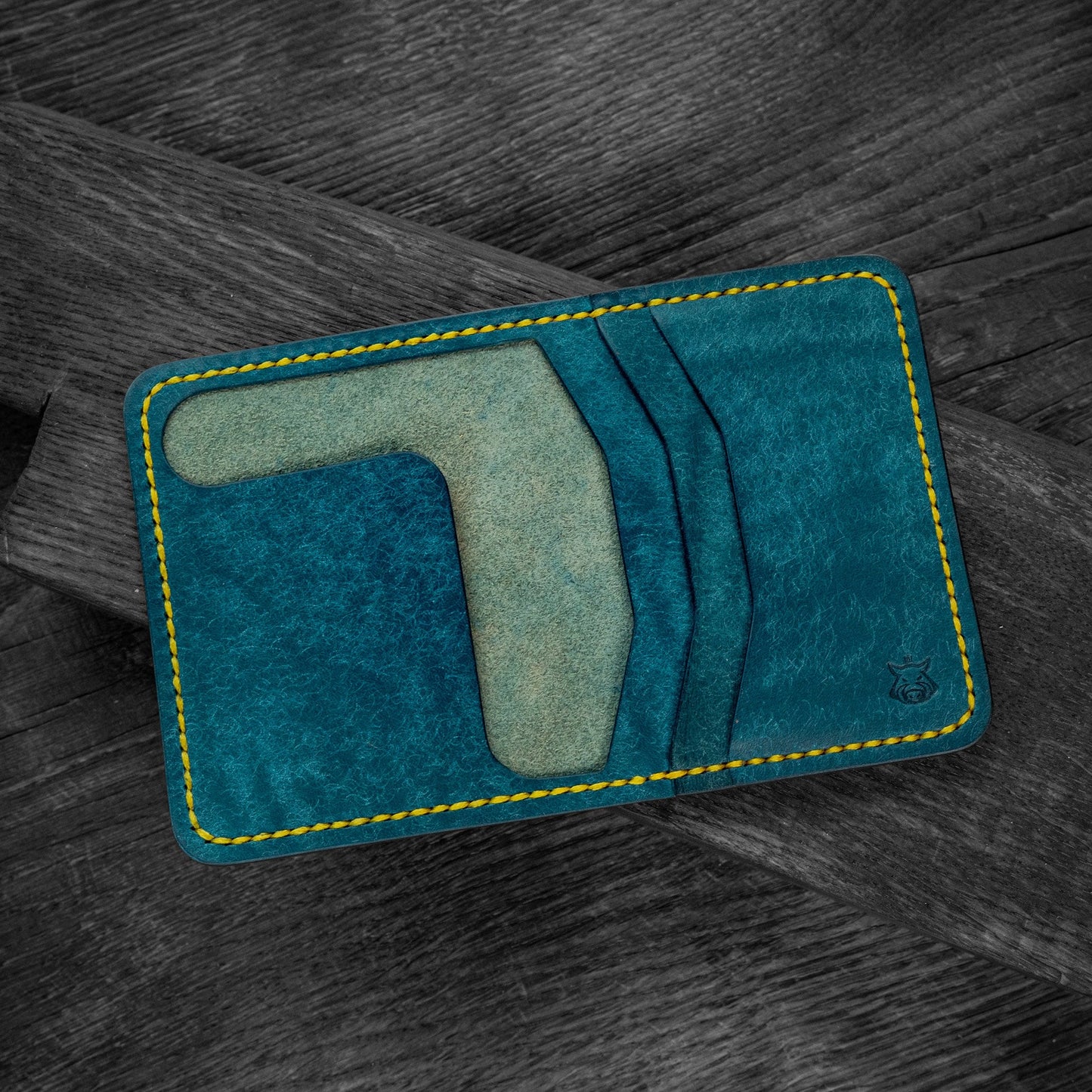 Handmade Minimalist Leather Card Holder – Front-Pocket Slim Wallet in Full‑Grain Italian Leather