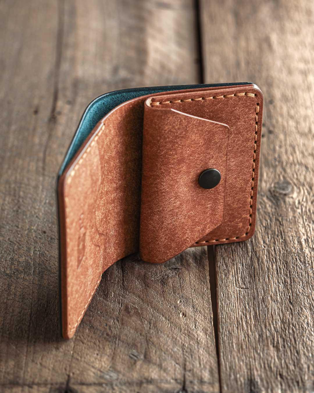 Koloss Bifold Wallet – Handcrafted Full-Grain Leather