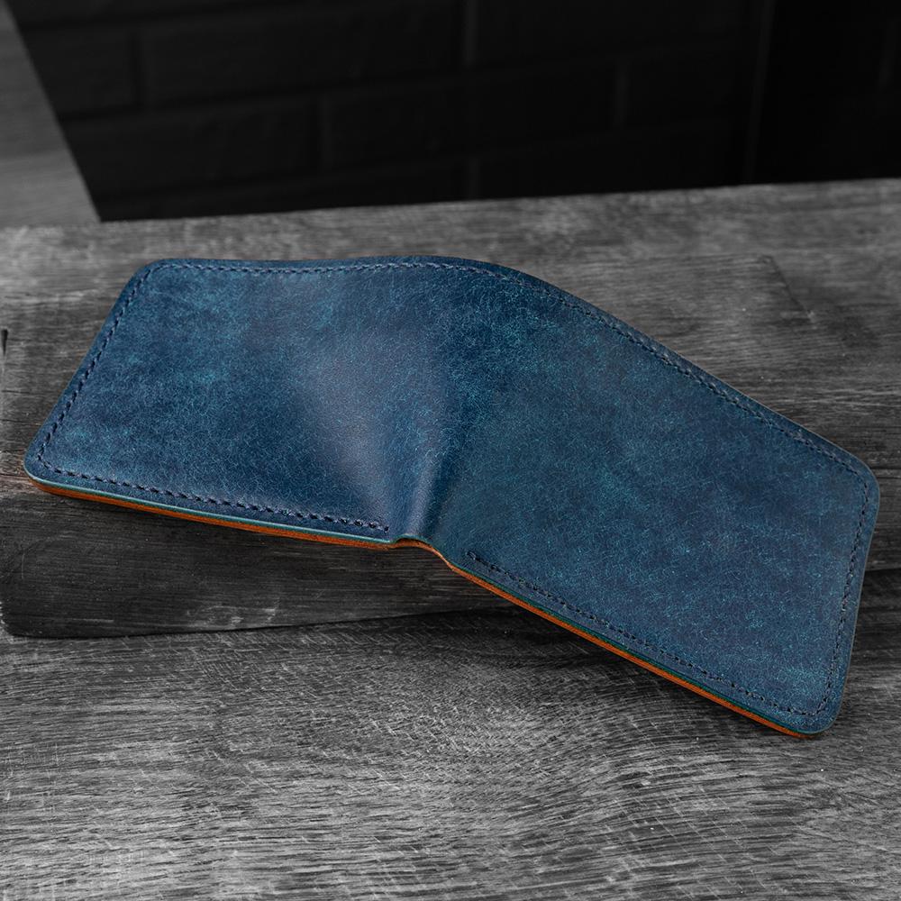 Minimalist Bifold Wallet – Handcrafted Full-Grain Leather