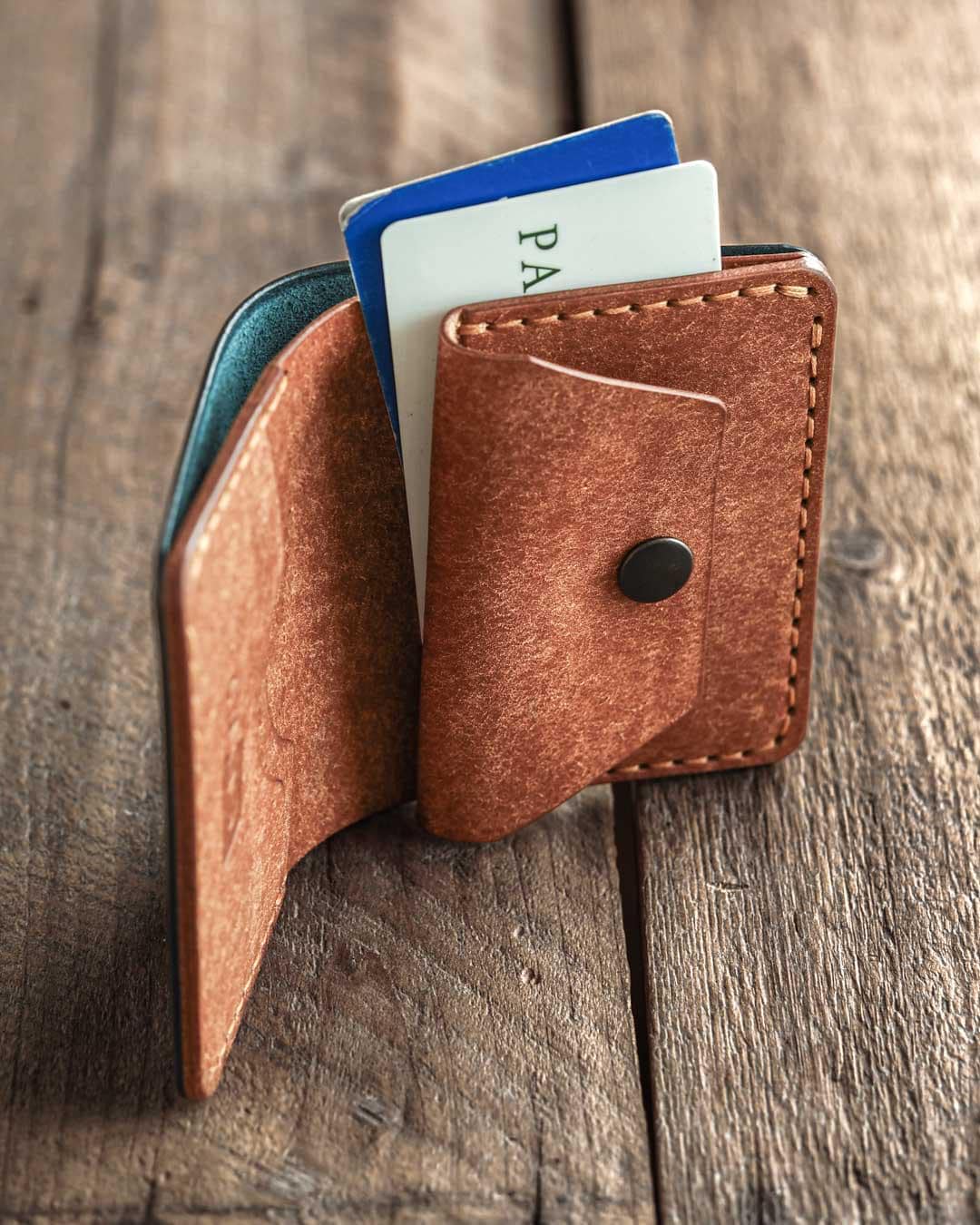 Koloss Bifold Wallet – Handcrafted Full-Grain Leather