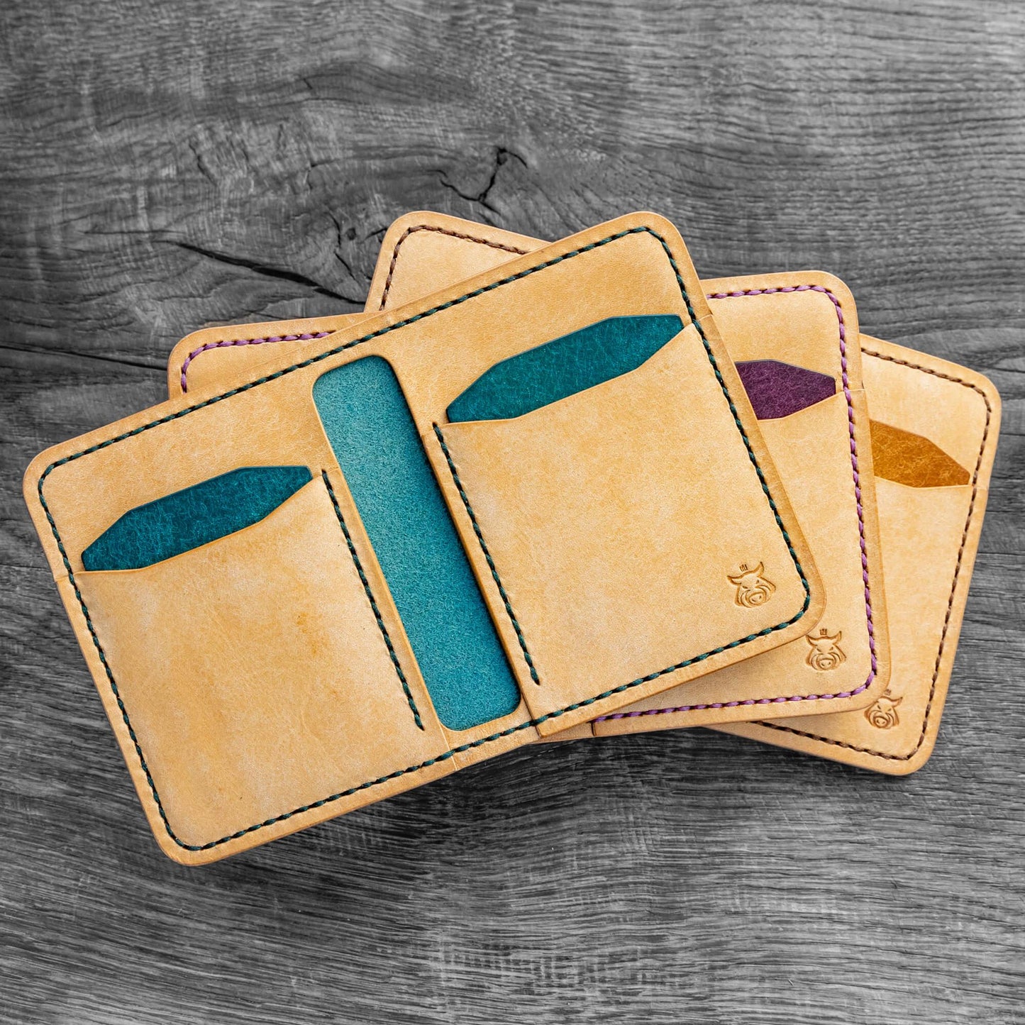 Minimalist Front‑Pocket Card Holder – Handmade Italian Veg‑Tanned Leather
