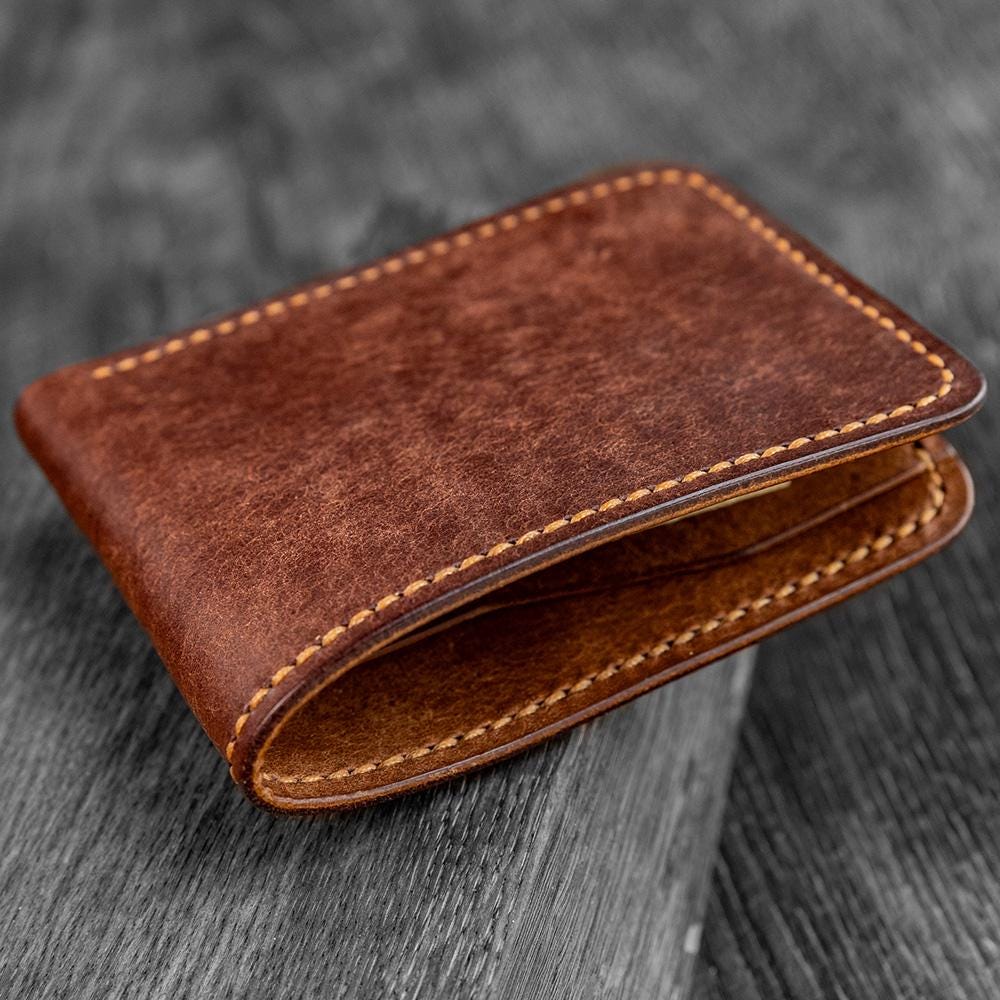 Minimalist Bifold Wallet – Handcrafted Full-Grain Leather