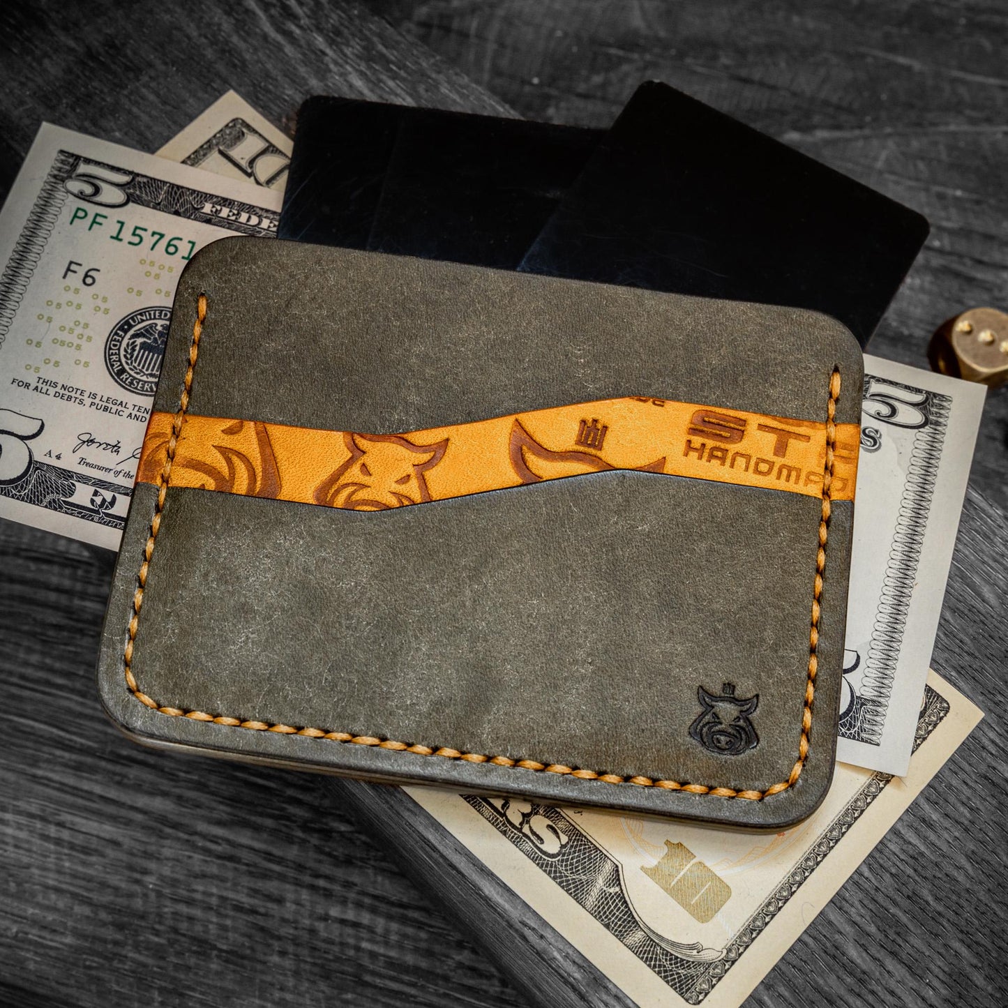 Classic Vegetable Tanned Leather Card Holder – Handcrafted Minimalist Wallet