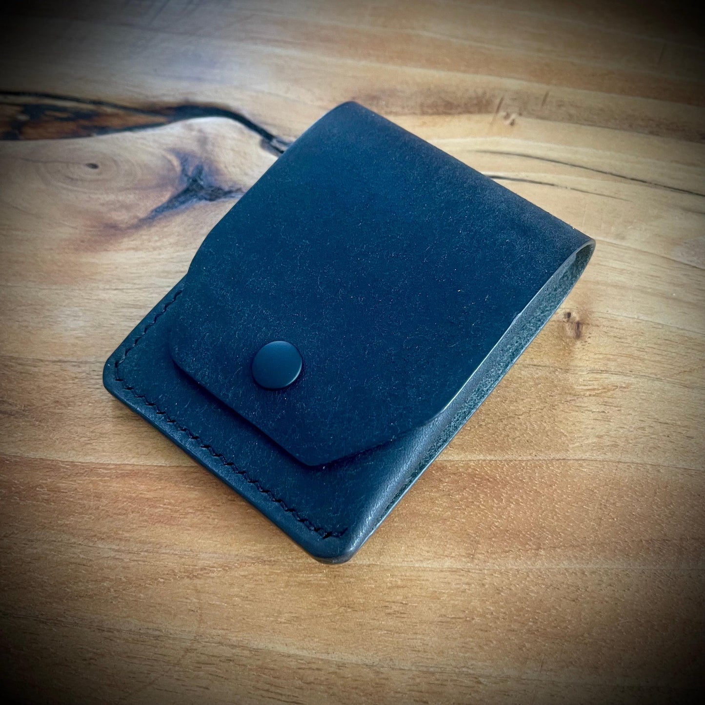 Hemsby Slim Wallet – Artisan-Crafted from Italian Pueblo Leather