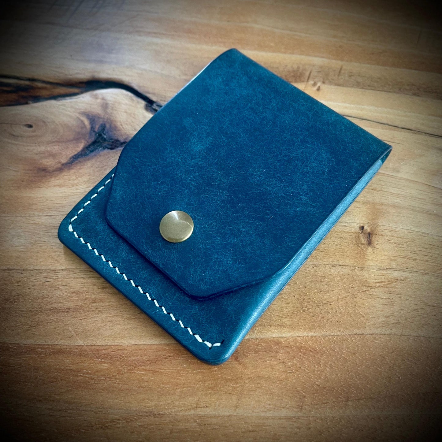 Hemsby Slim Wallet – Artisan-Crafted from Italian Pueblo Leather
