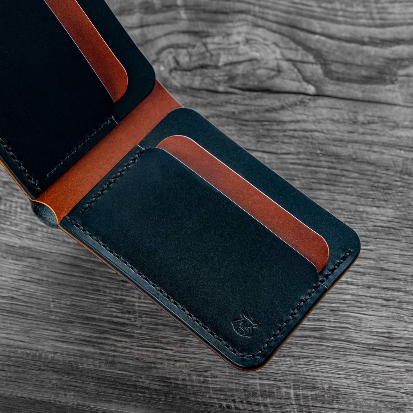 Minimalist Leather Bifold Wallet – Rift 2.1