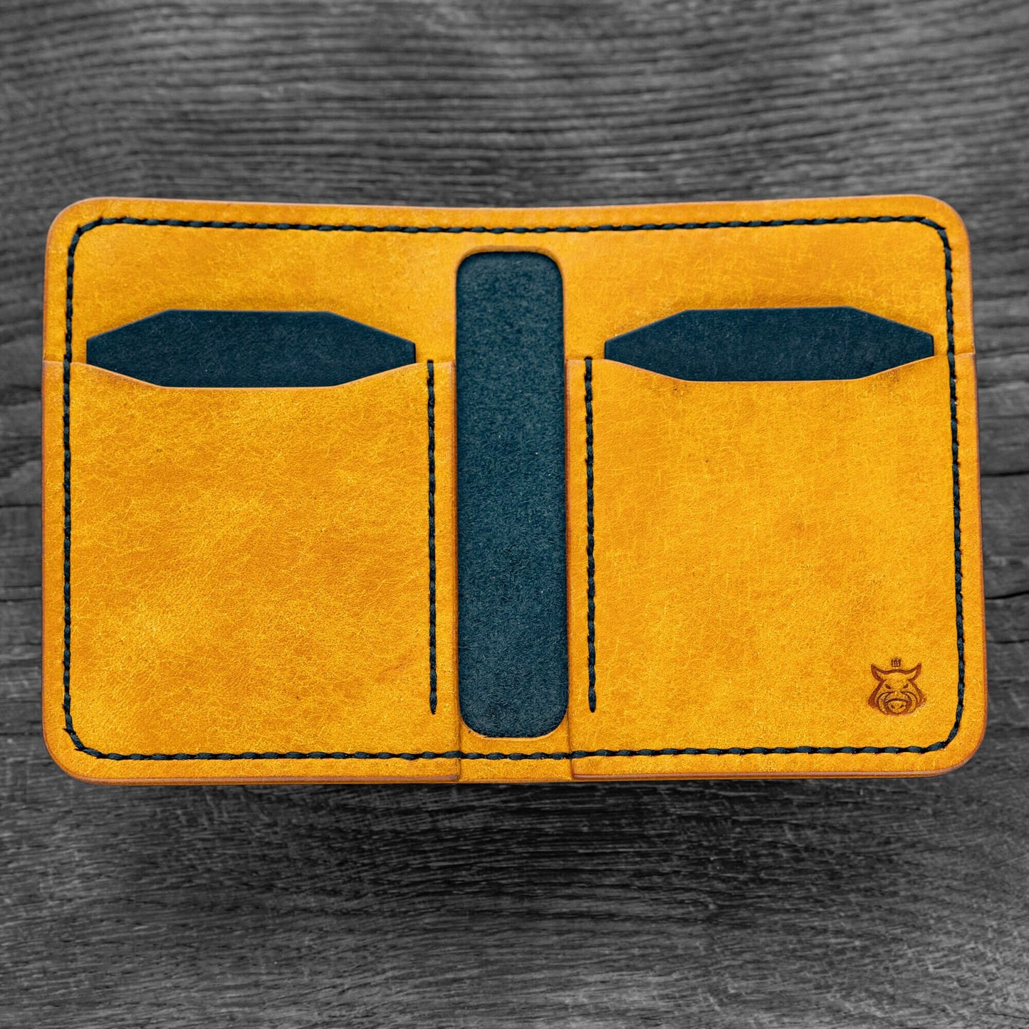 Minimalist Front‑Pocket Card Holder – Handmade Italian Veg‑Tanned Leather