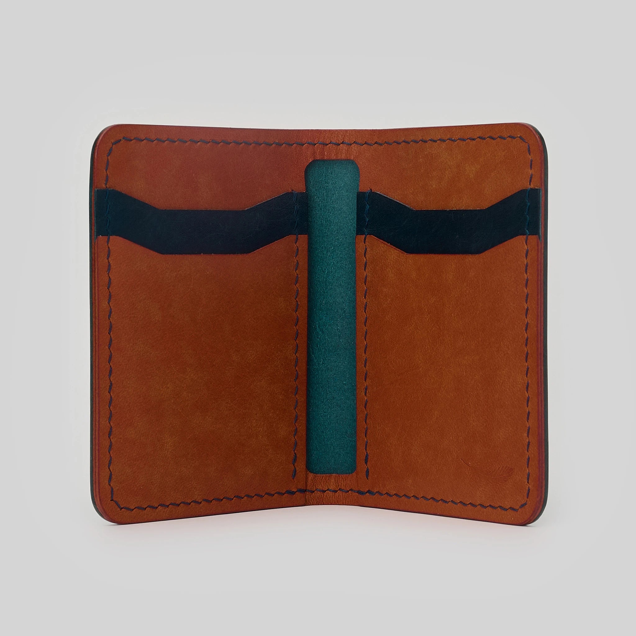 Semi Shell Cordovan – Pueblo Leather Vertical Bifold Card Holder