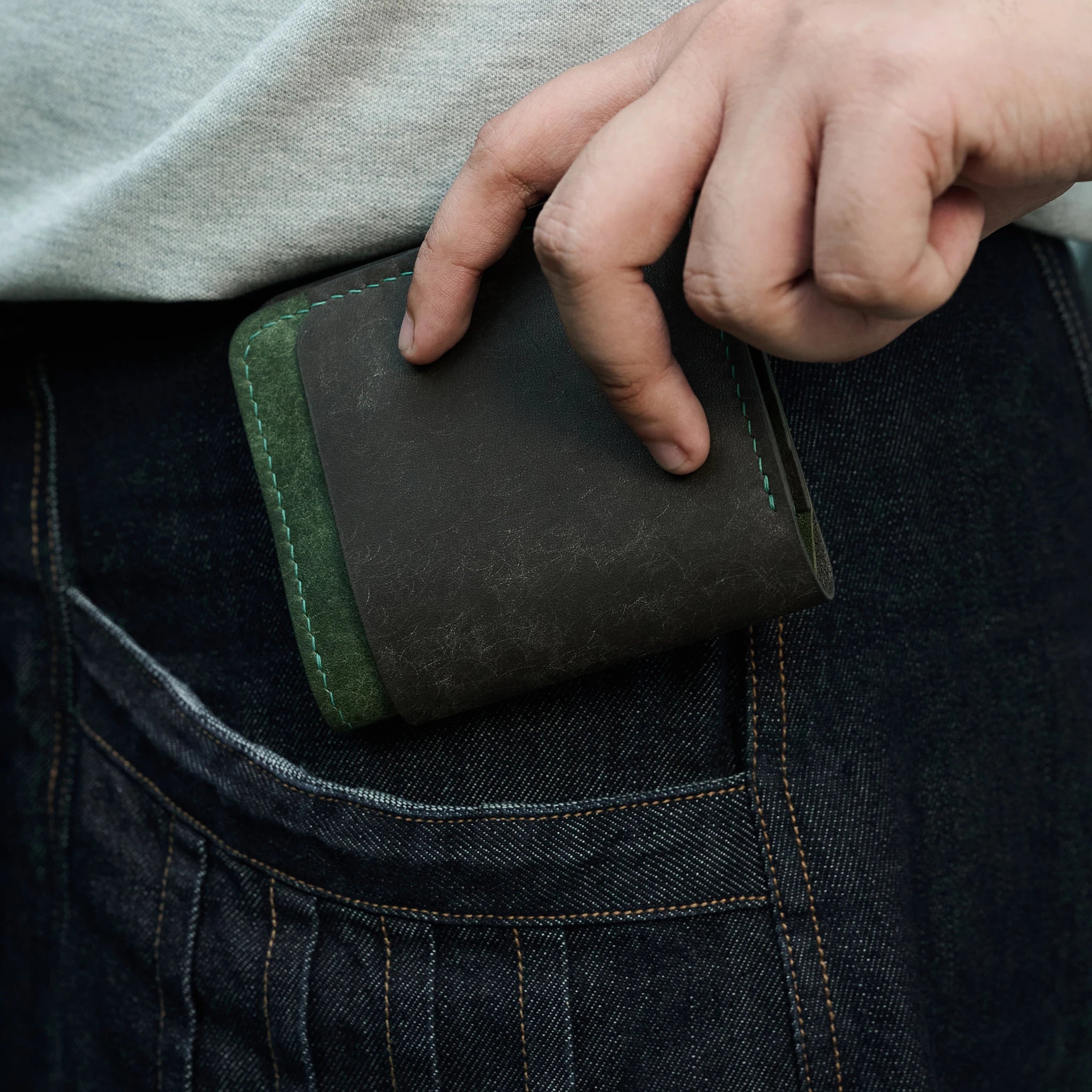 Vertical Pueblo Leather Slim Bifold Wallet