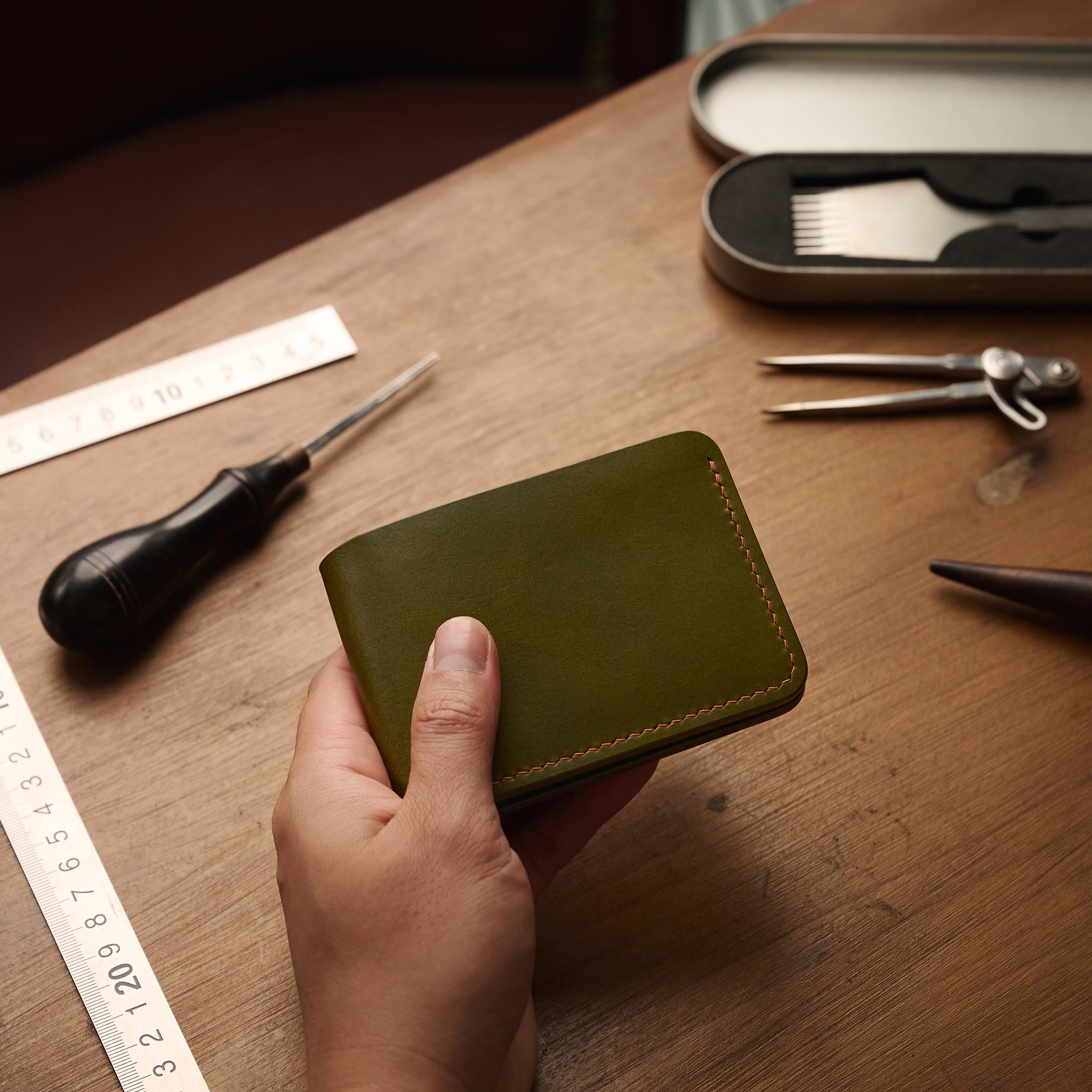 Minimalist Buttero Leather Bifold Wallet