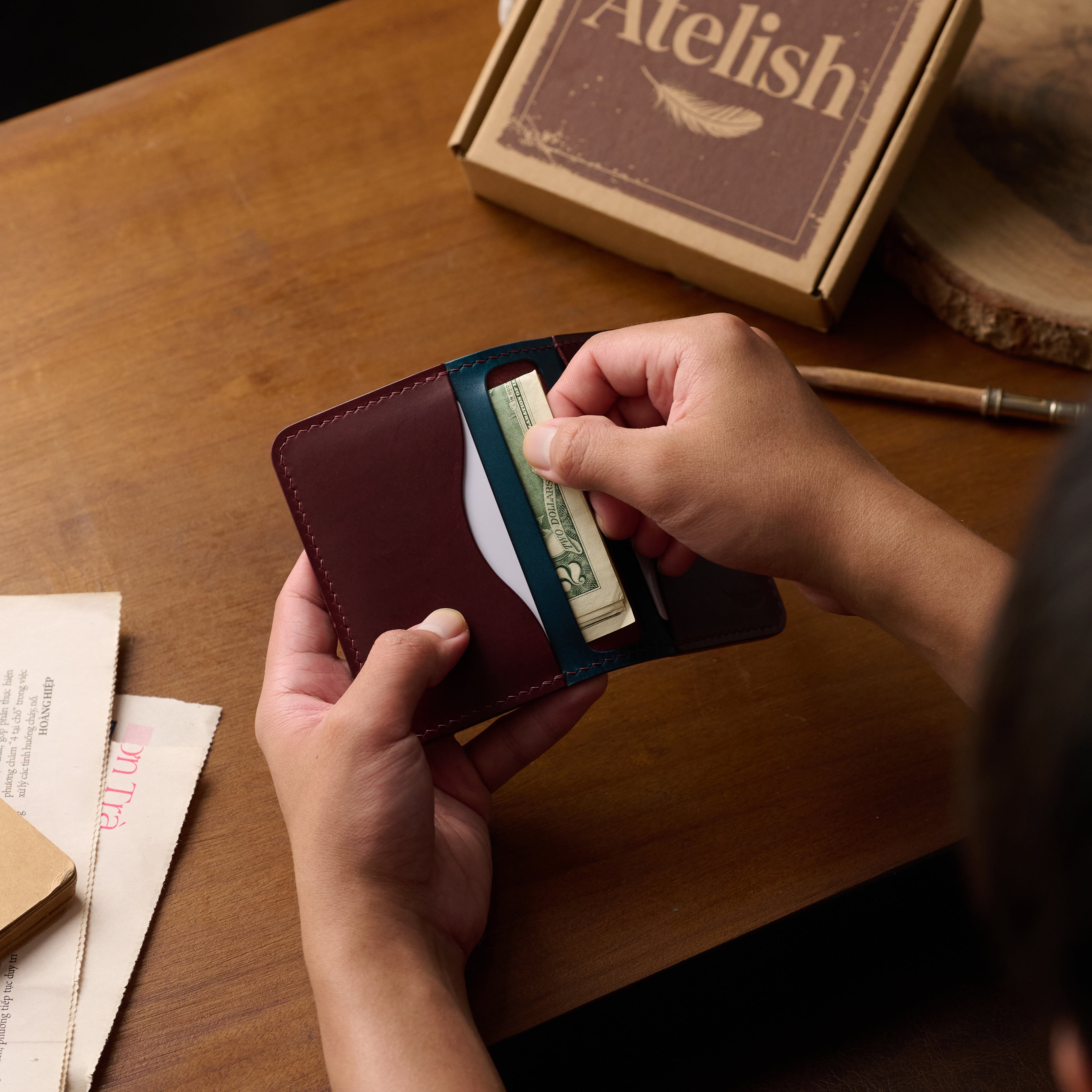 Atelish Buttero Two-Tone Slim Bifold Card Holder