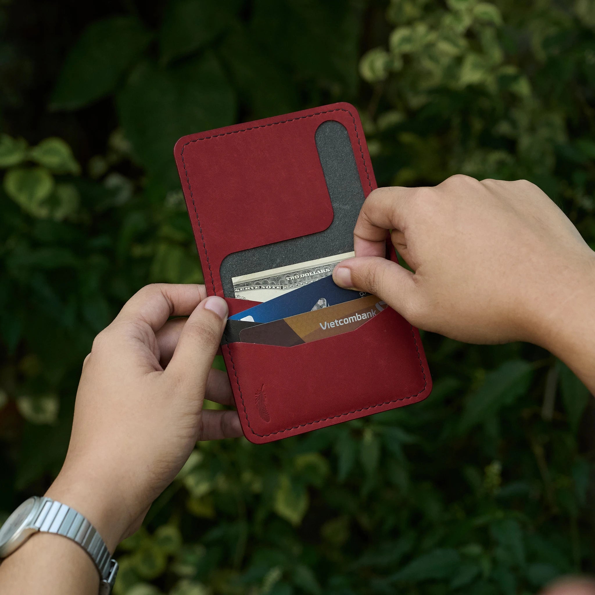 Pueblo Leather Vertical Bifold Card Holder Ver 1