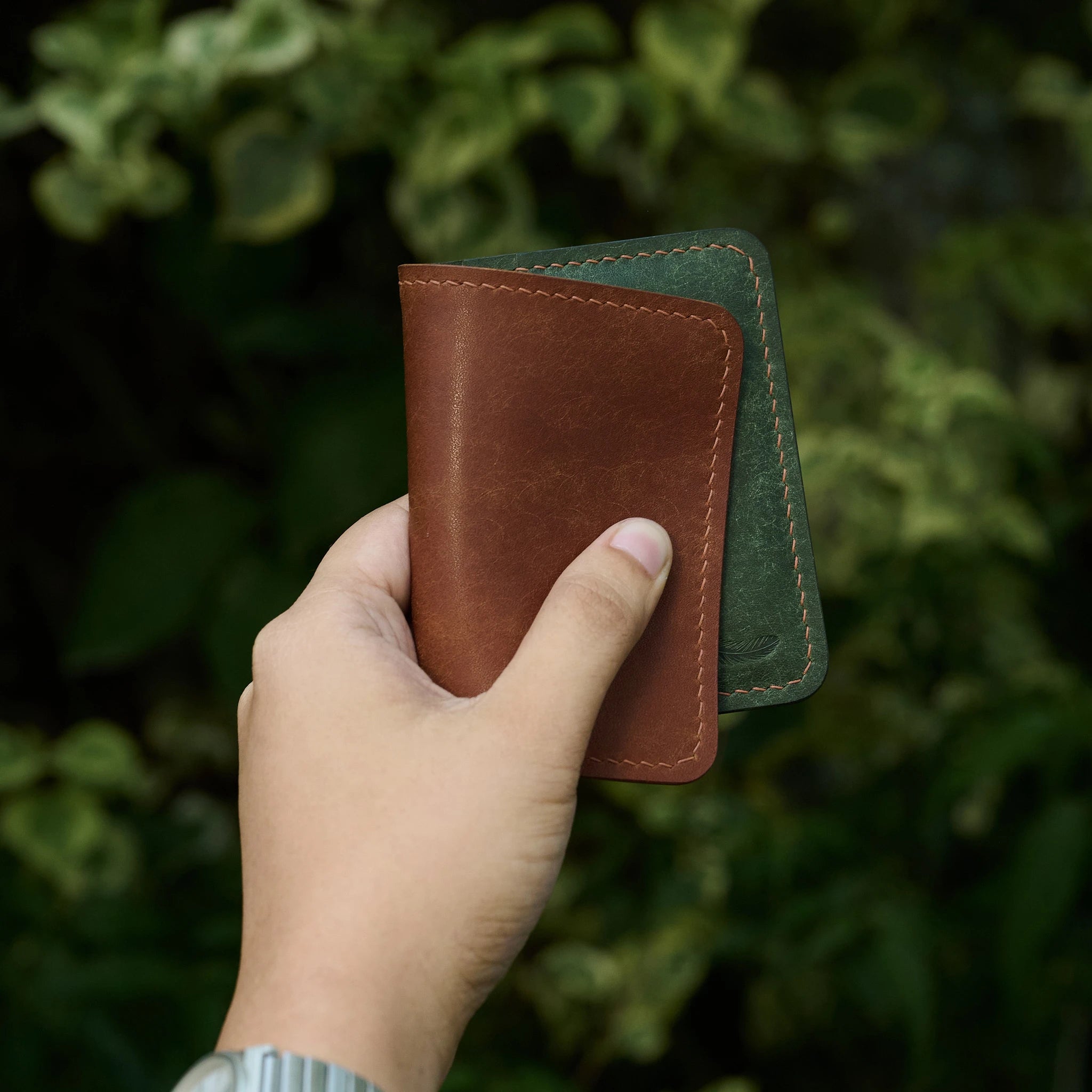 Pueblo Leather Vertical Bifold Card Holder Ver 1