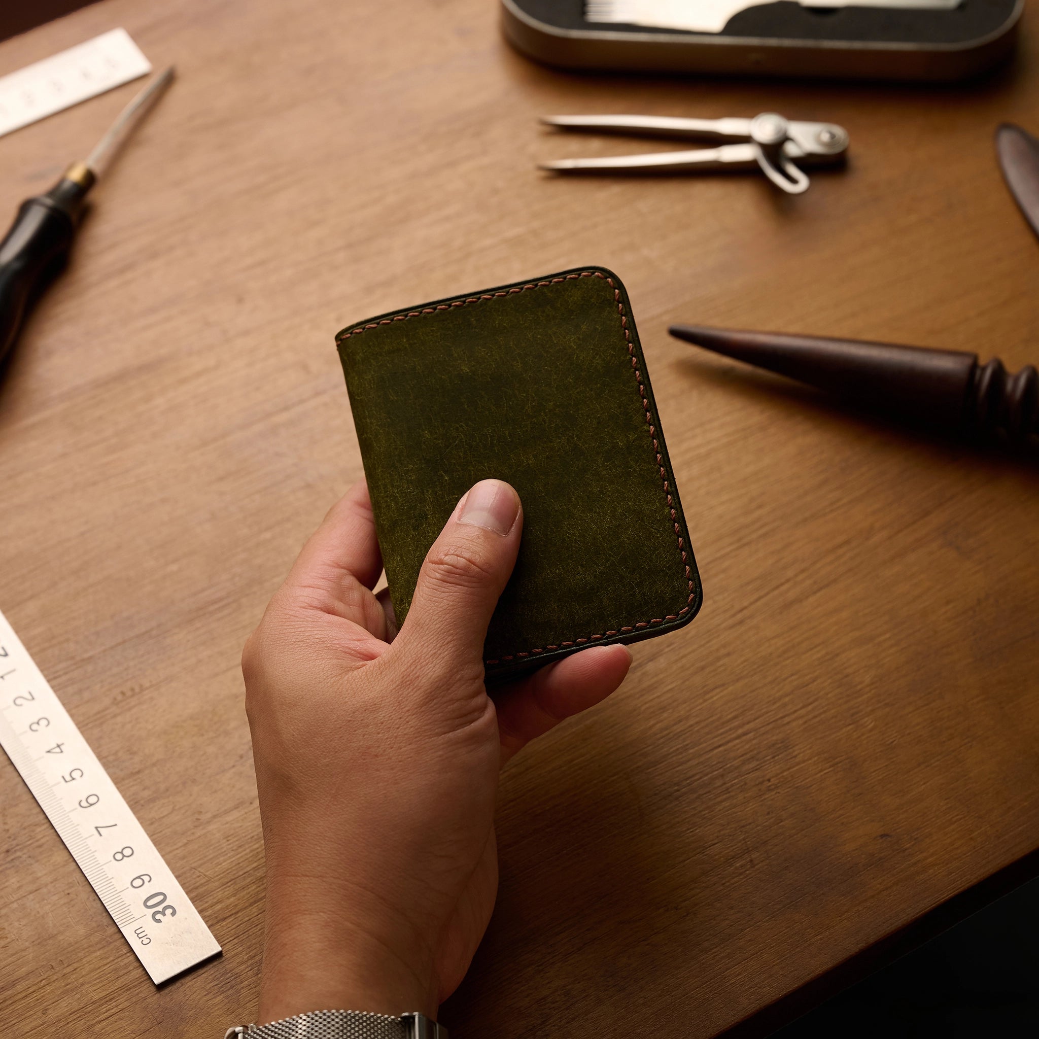 Pueblo Leather Vertical Bifold Card Holder Ver 2