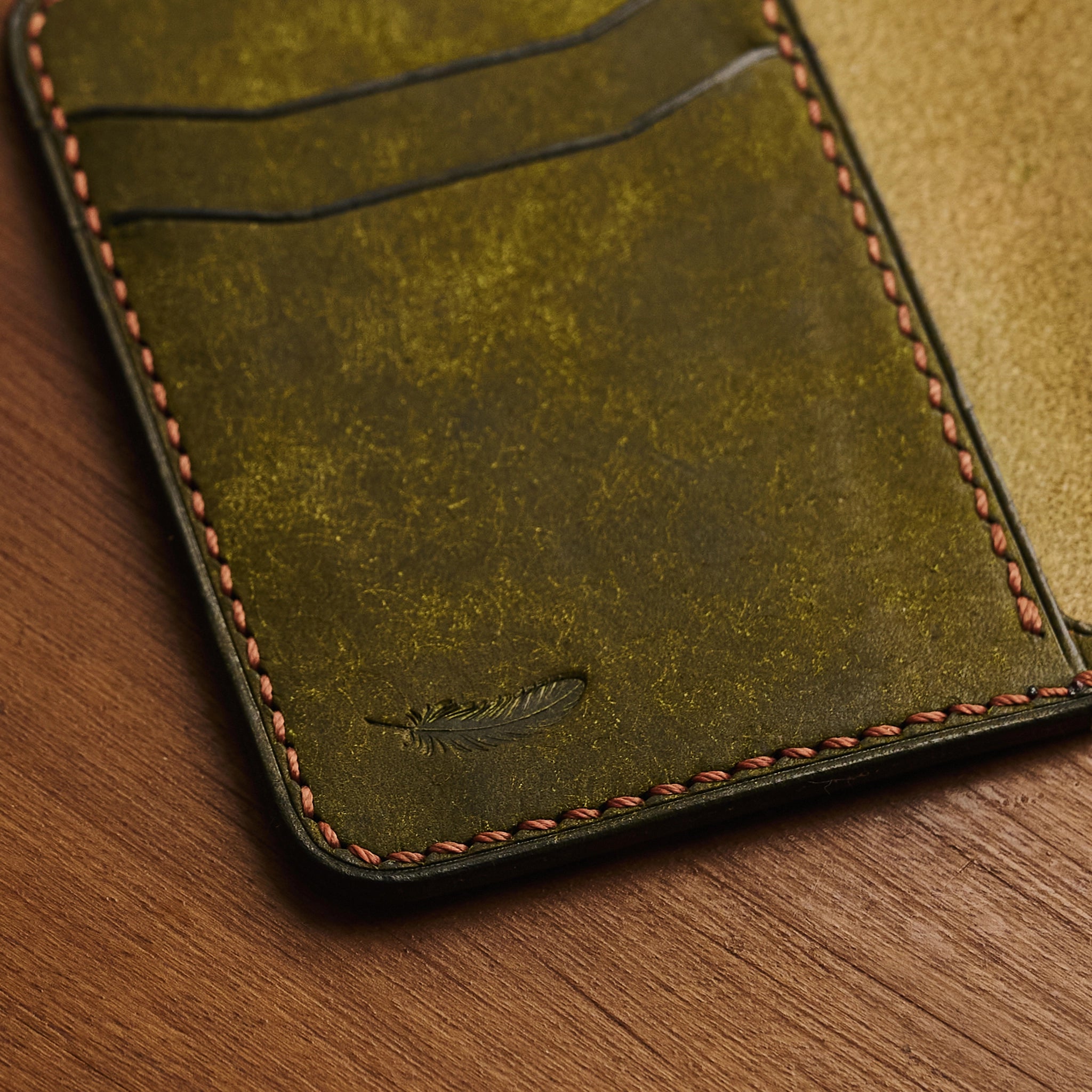 Pueblo Leather Vertical Bifold Card Holder Ver 2