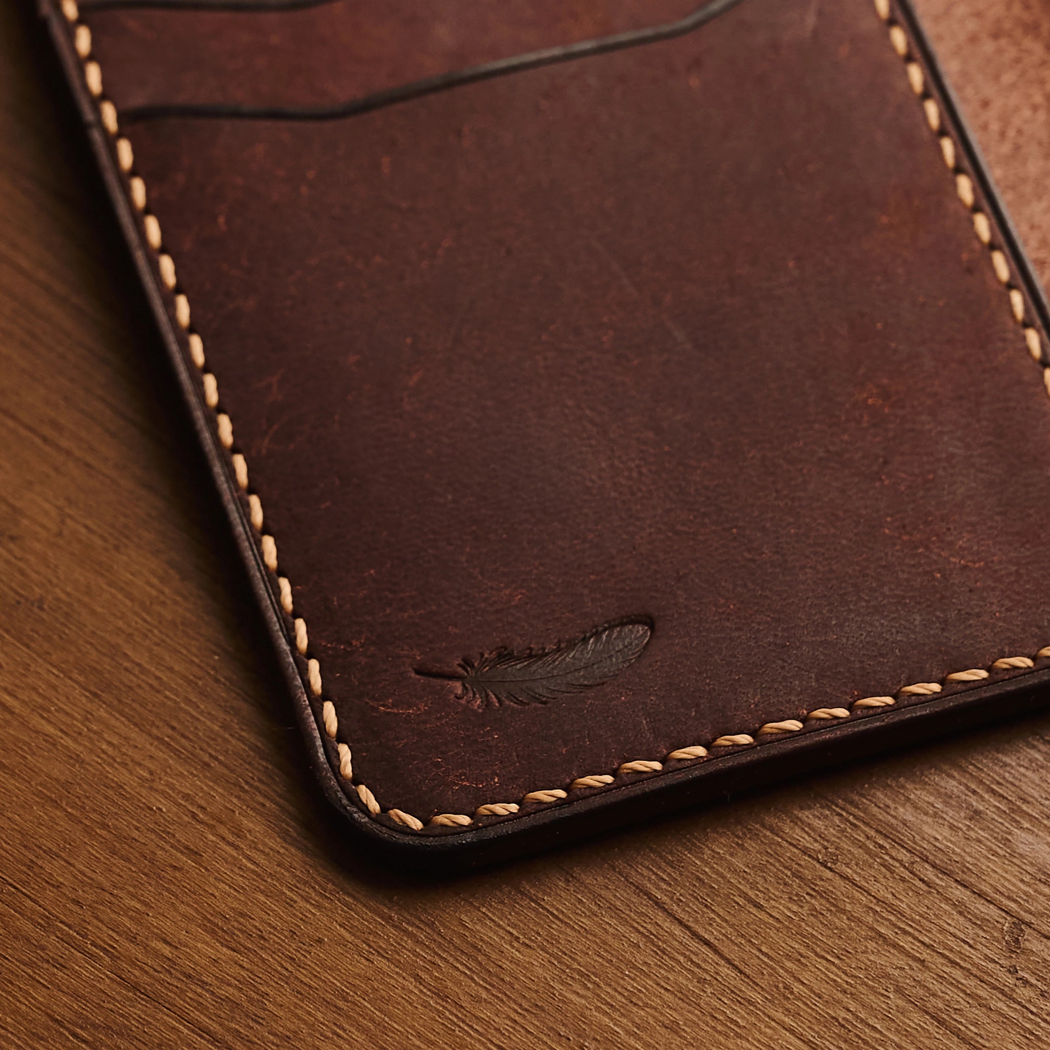 Pueblo Leather Vertical Bifold Card Holder Ver 2