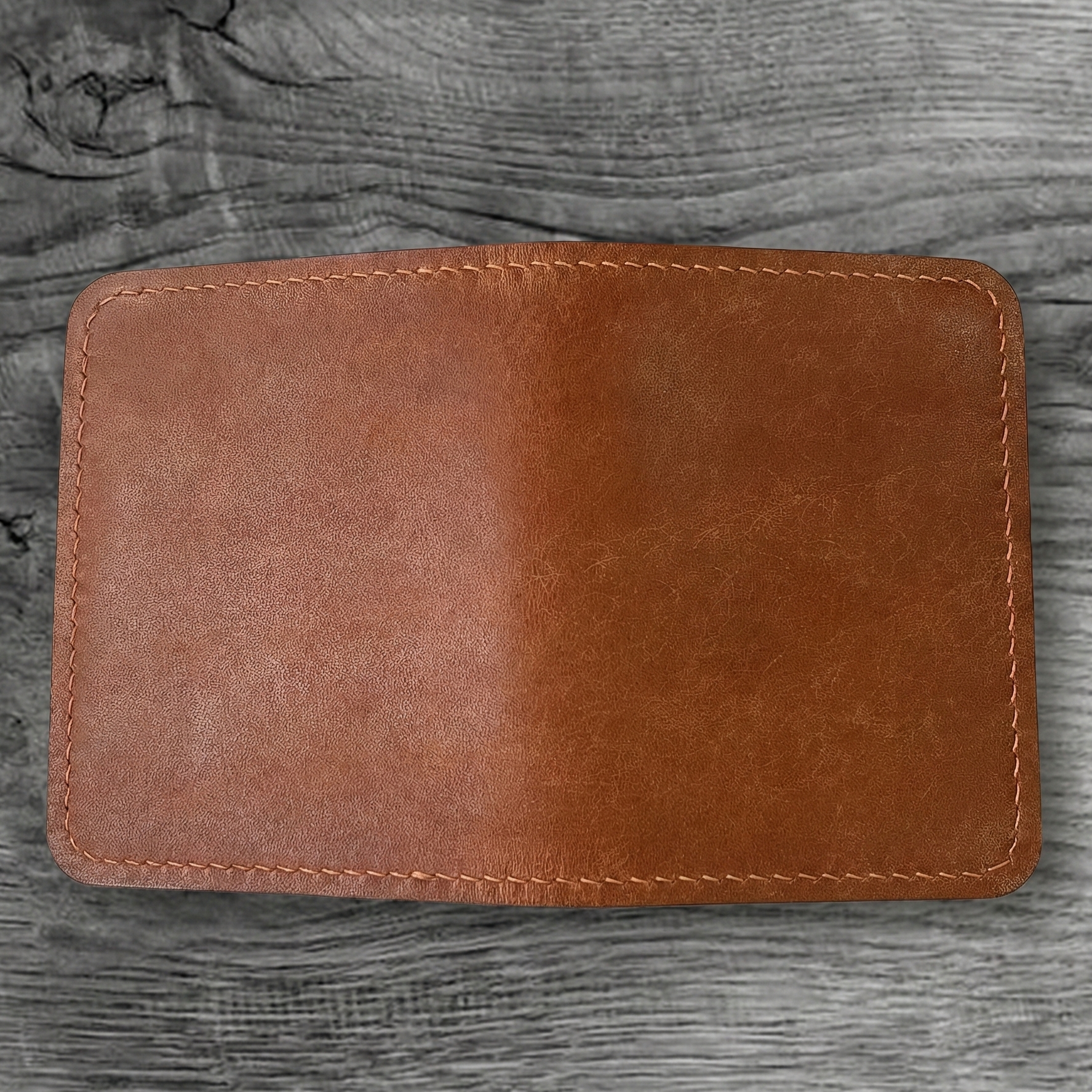 Pueblo Leather Vertical Bifold Card Holder Ver 1