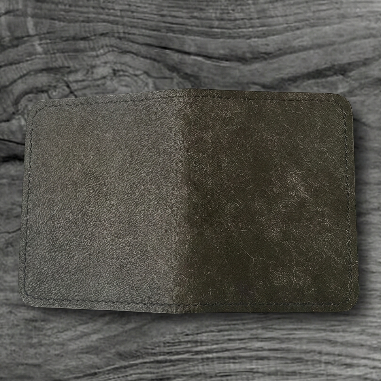 Pueblo Leather Vertical Bifold Card Holder Ver 1