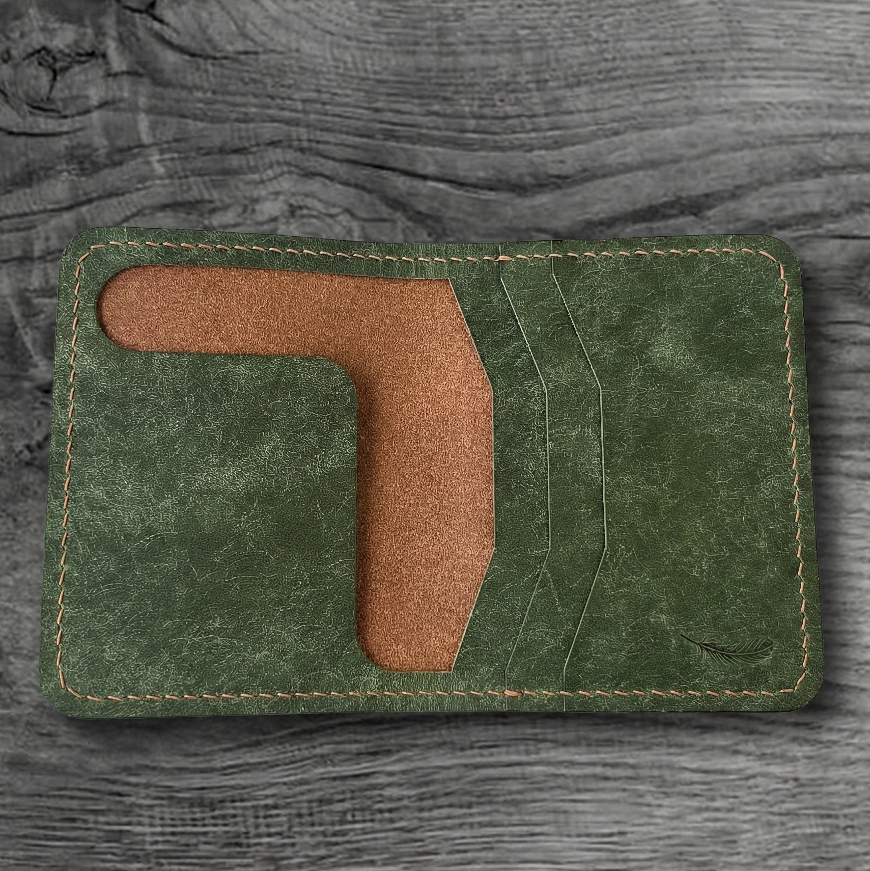 Pueblo Leather Vertical Bifold Card Holder Ver 1
