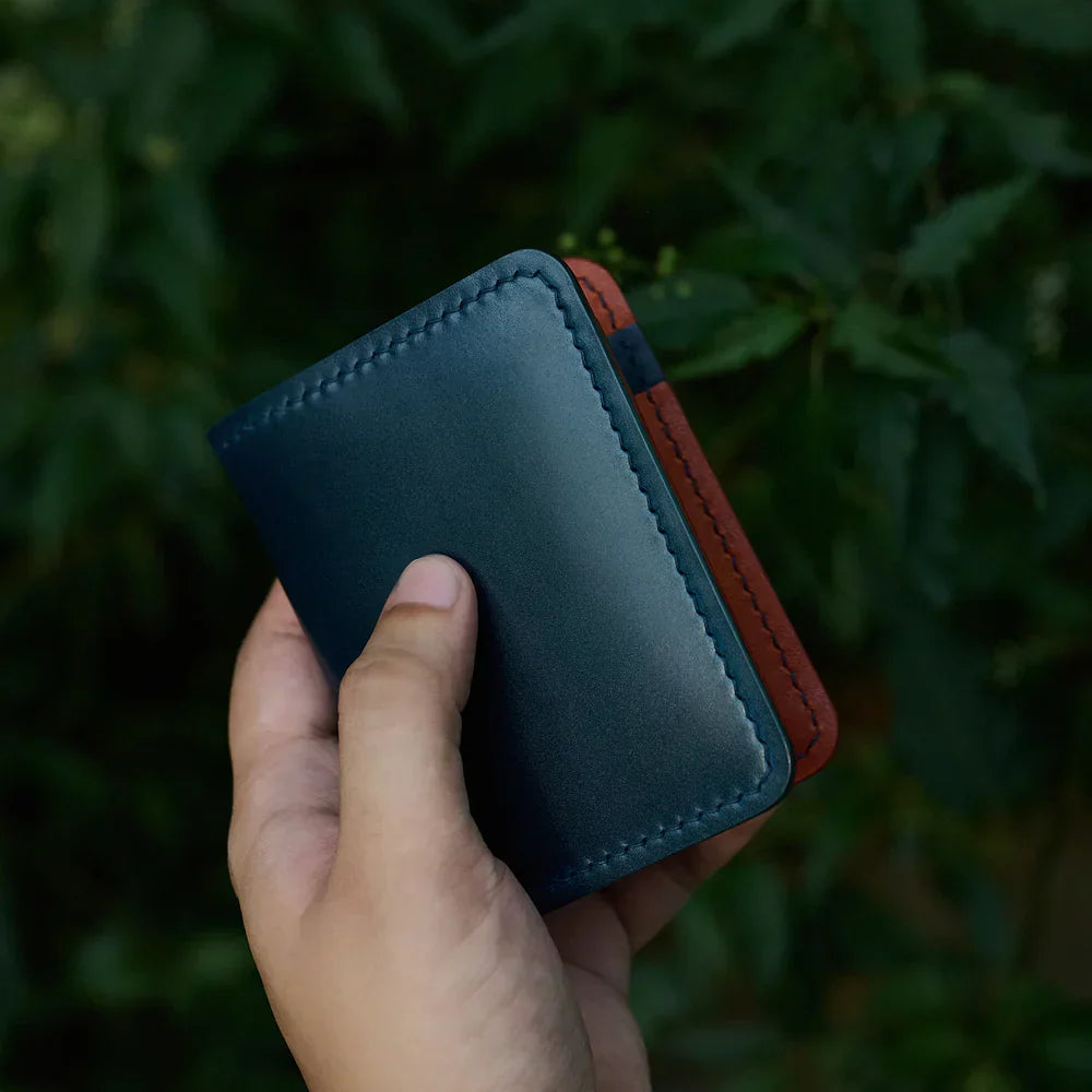 semi-Shell-Cordovan–Pueblo-leather-vertical-bifold-card-holder