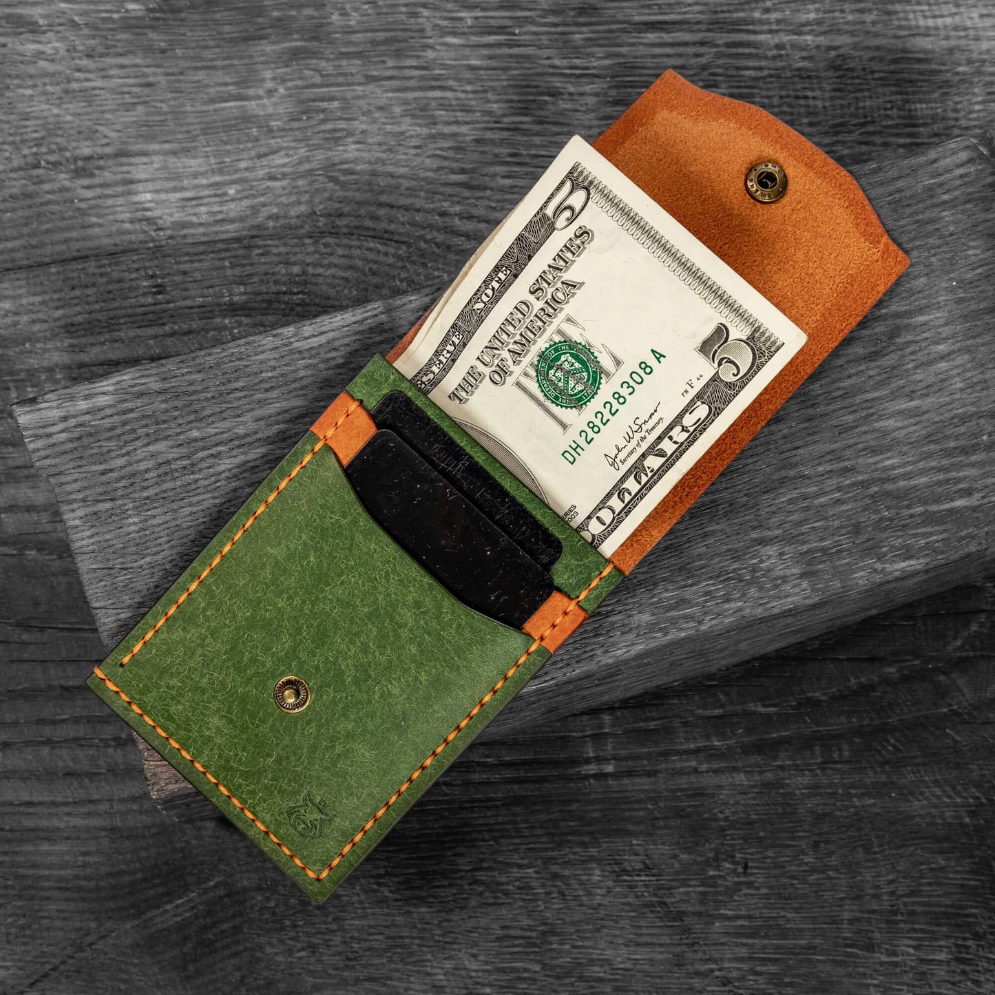 Minimalist Leather Card Holder – Slim Front Pocket Wallet