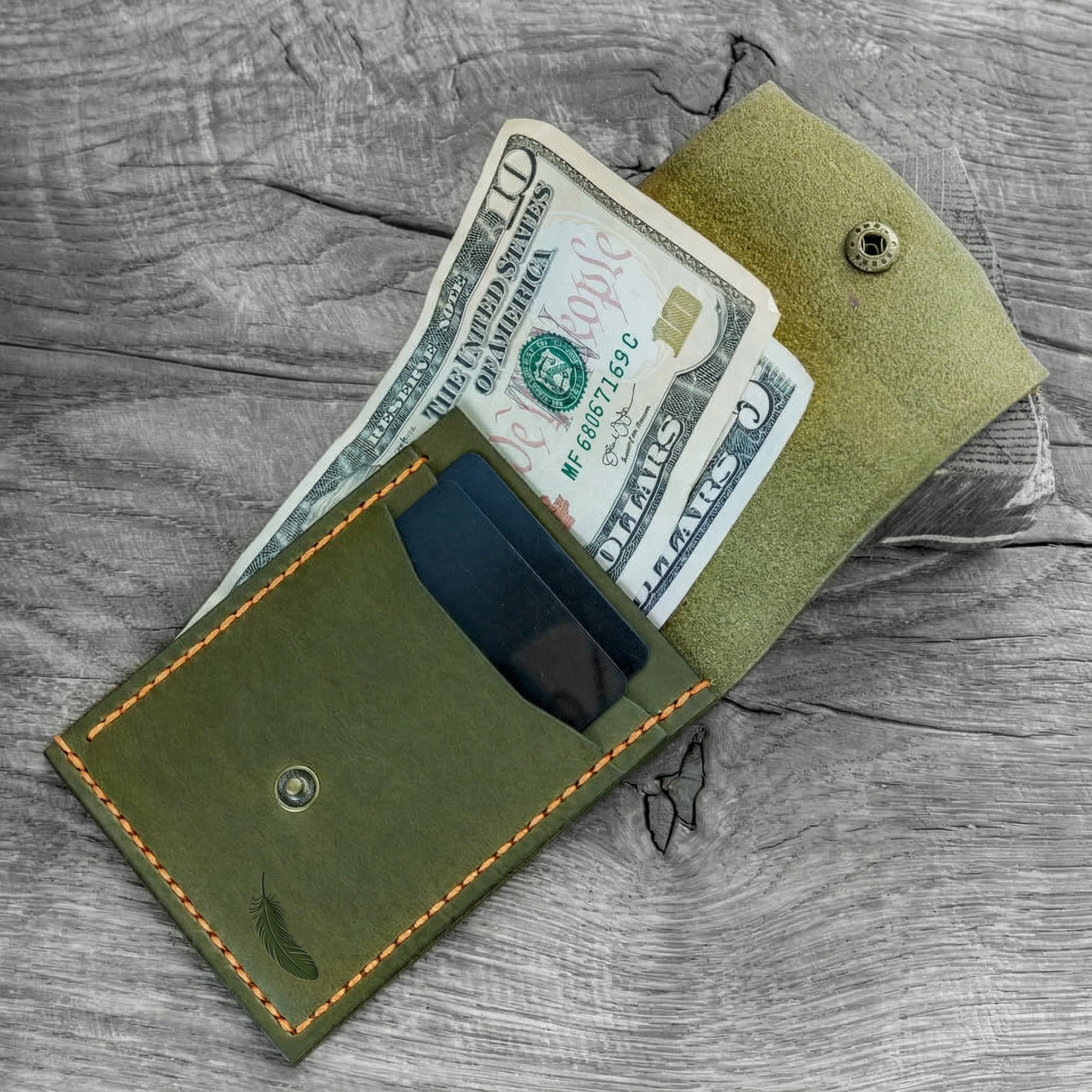 Minimalist Leather Card Holder – Slim Front Pocket Wallet