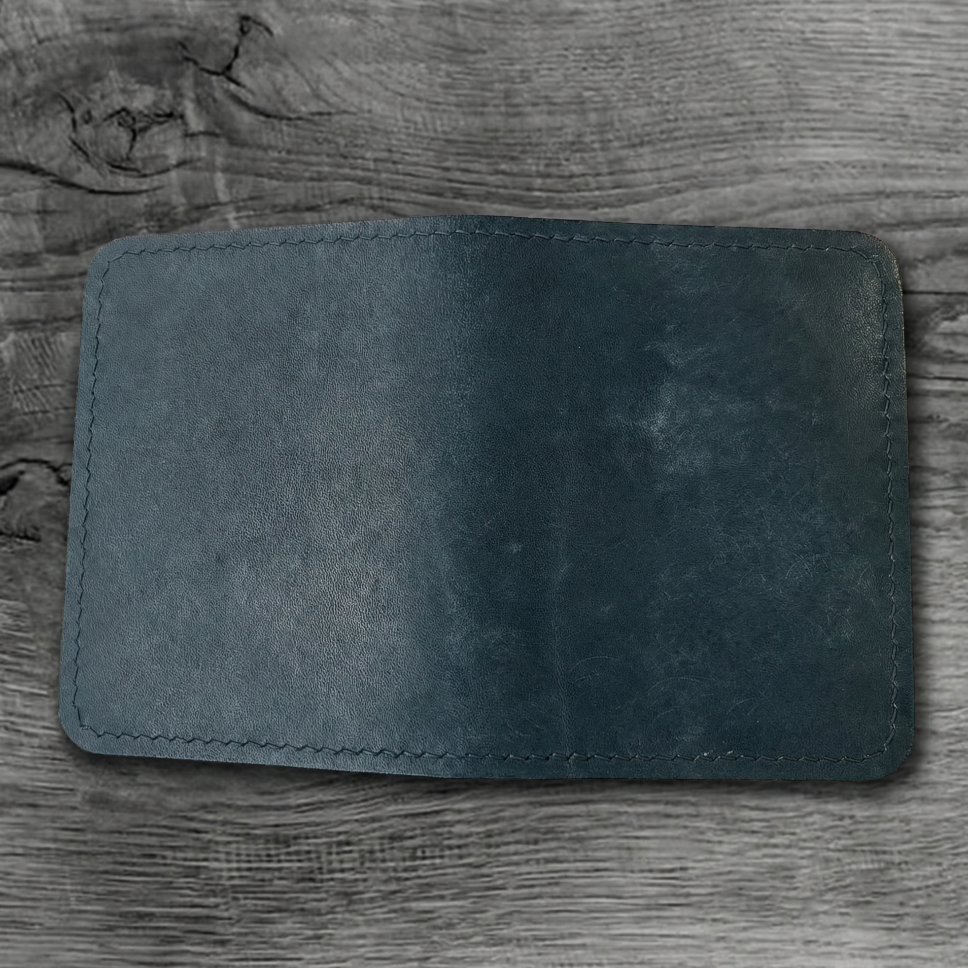 Pueblo Leather Vertical Bifold Card Holder Ver 1